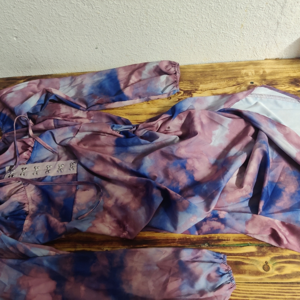 Dresses - Picture 8 of 8
